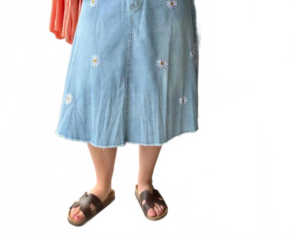 NEW ANNIEWEAR women's daisy embroidered denim skirt in blue